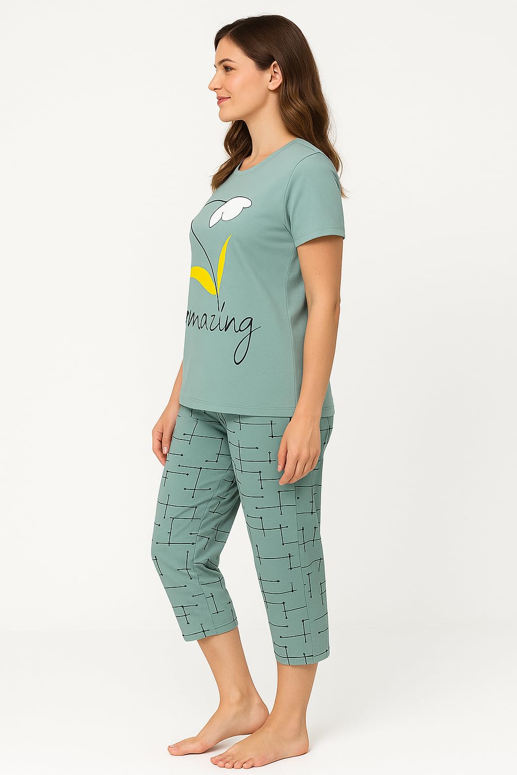 KOMFIEZ Women’s 2-Piece Pajama Set “Amazing” Floral Tee & Capri Pants Soft Cotton Multiple Colors One Size Fits Most (S–L)